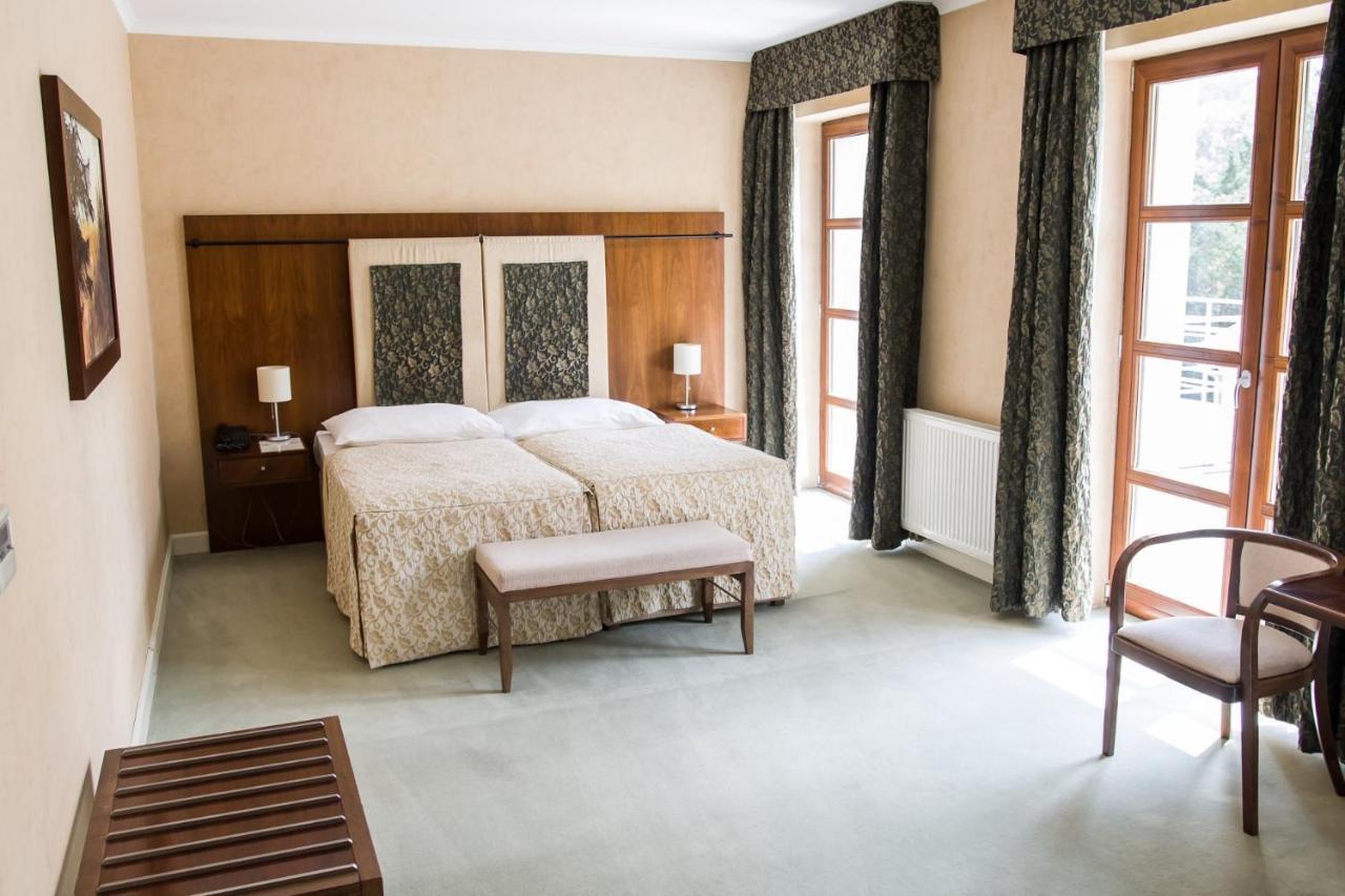 Hotel Pavla Pöstyén Kültér fotó