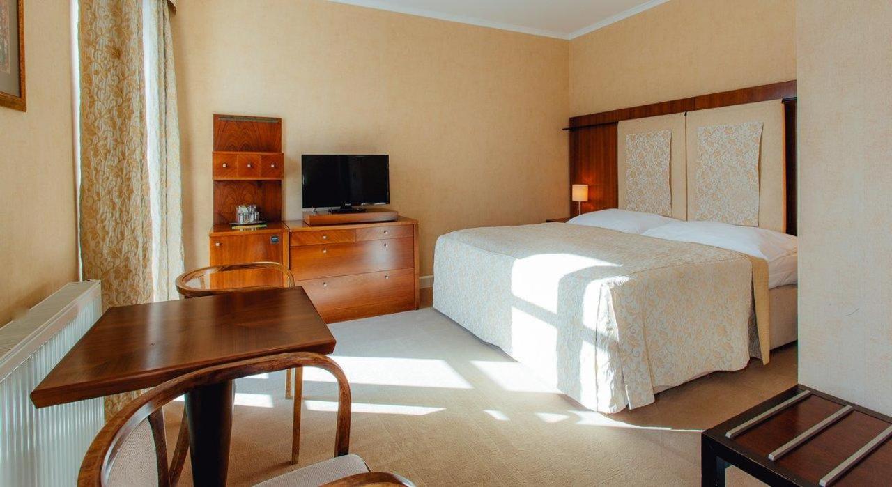 Hotel Pavla Pöstyén Kültér fotó