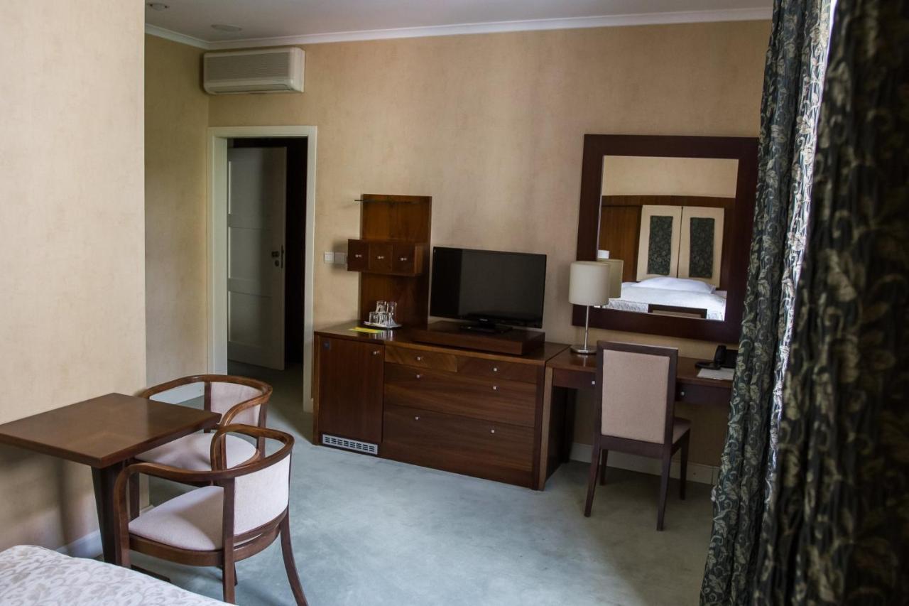 Hotel Pavla Pöstyén Kültér fotó